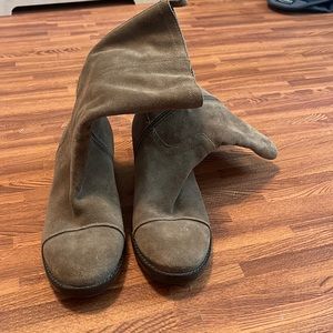BNWOT Jessica Simpson suede booties size 6.5